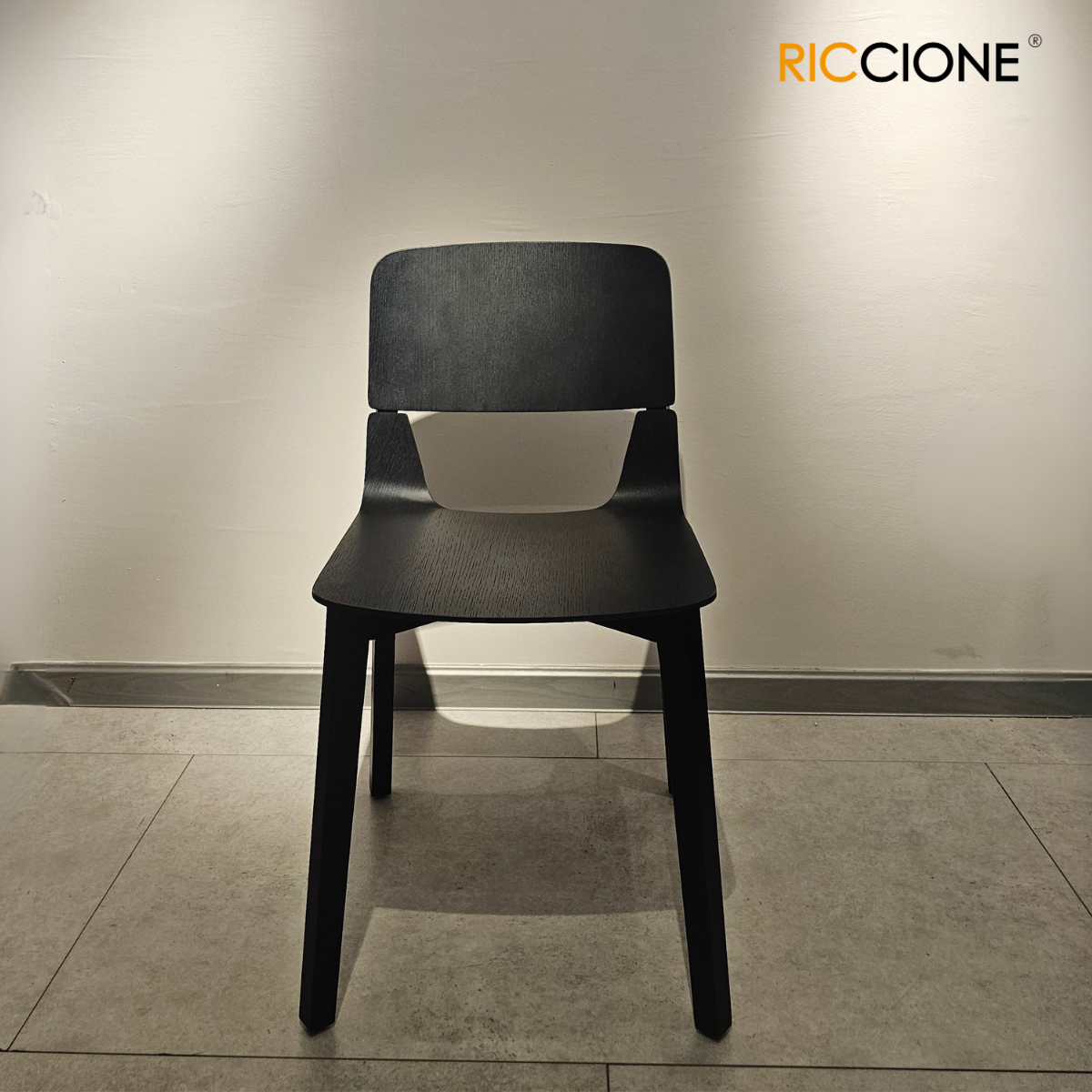 AFRAIN CHAIR