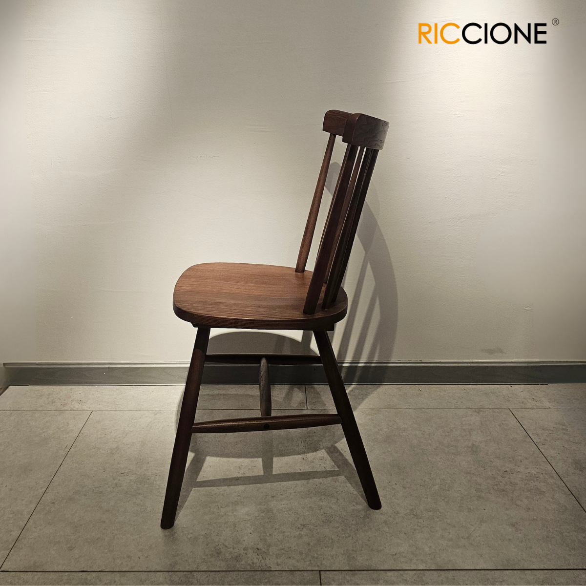 AFRAIN CHAIR