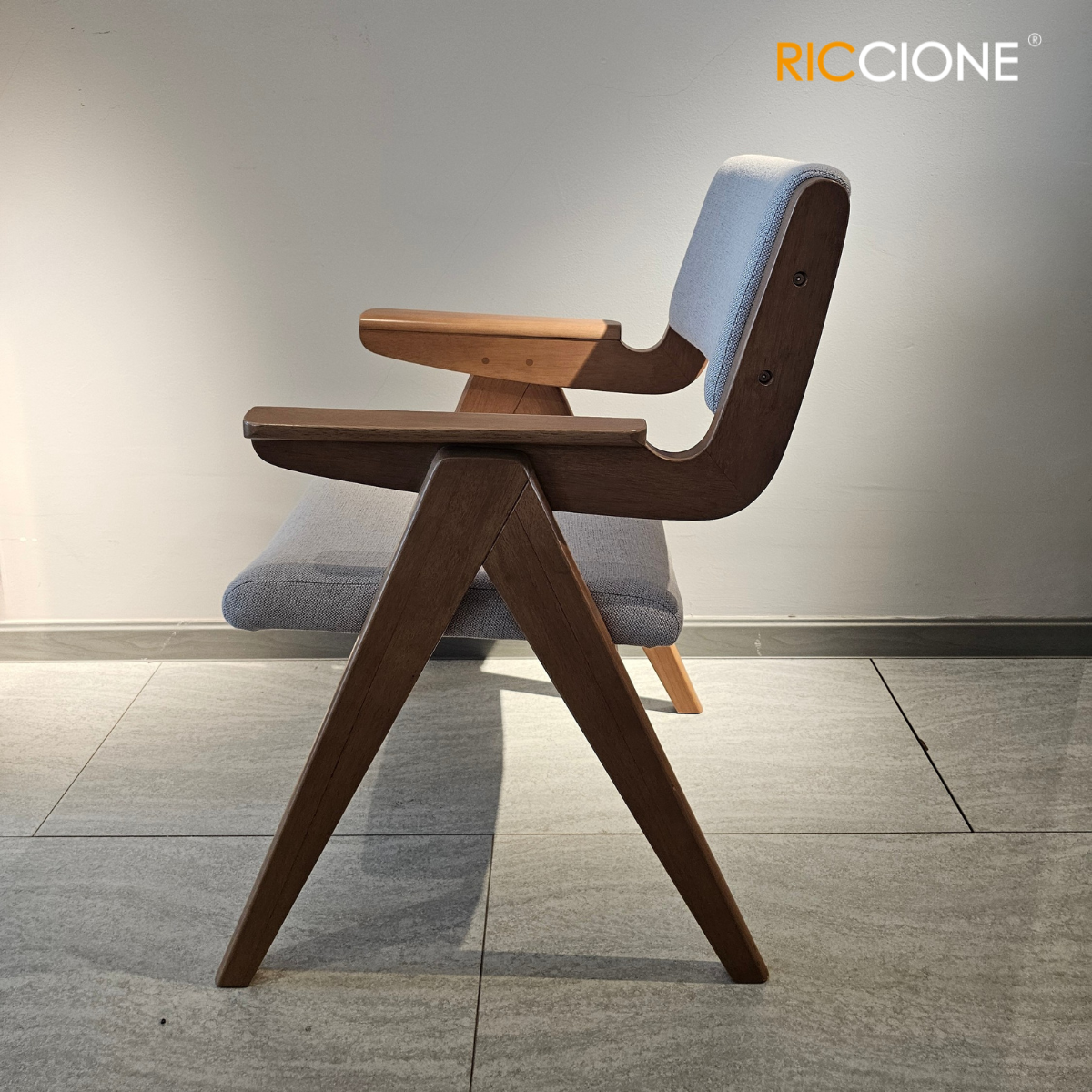 GASING CHAIR