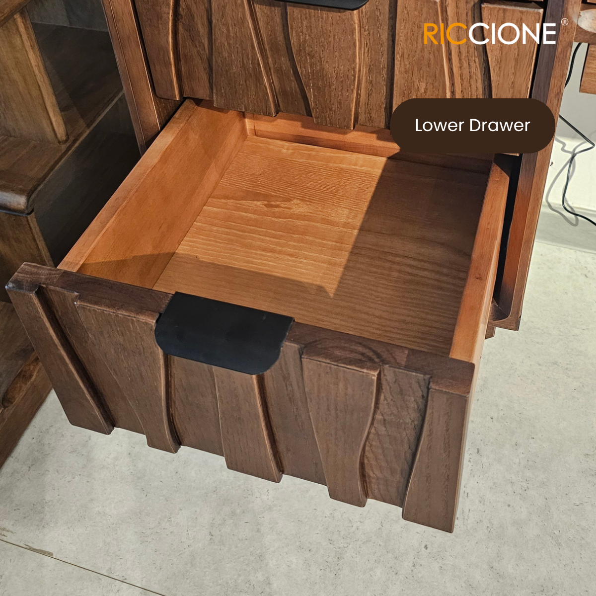 AFRAIN DRESSING TABLE