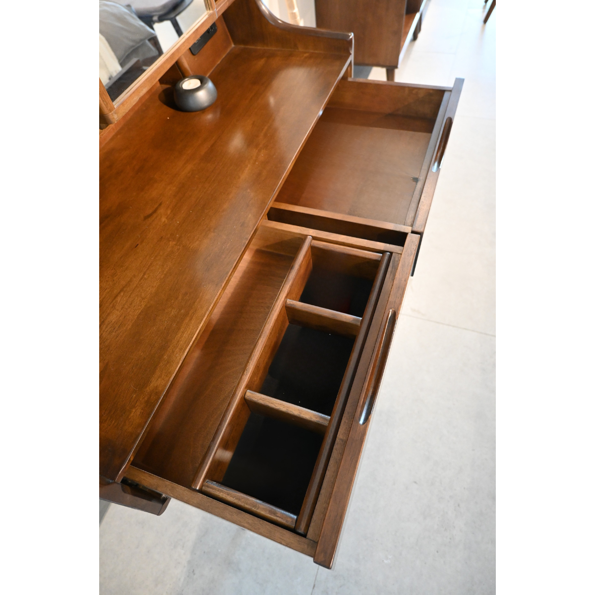 NORDIC DRESSING TABLE  FJ 1042