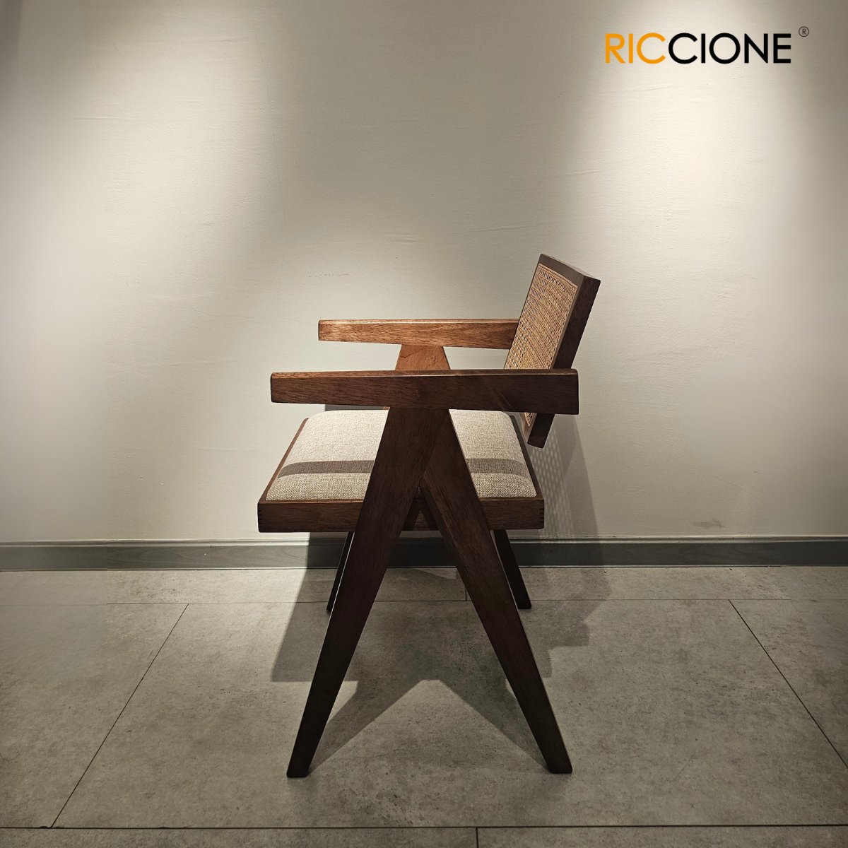BATANG CHAIR