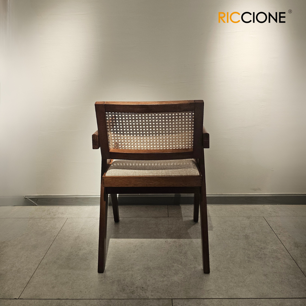 BATANG CHAIR
