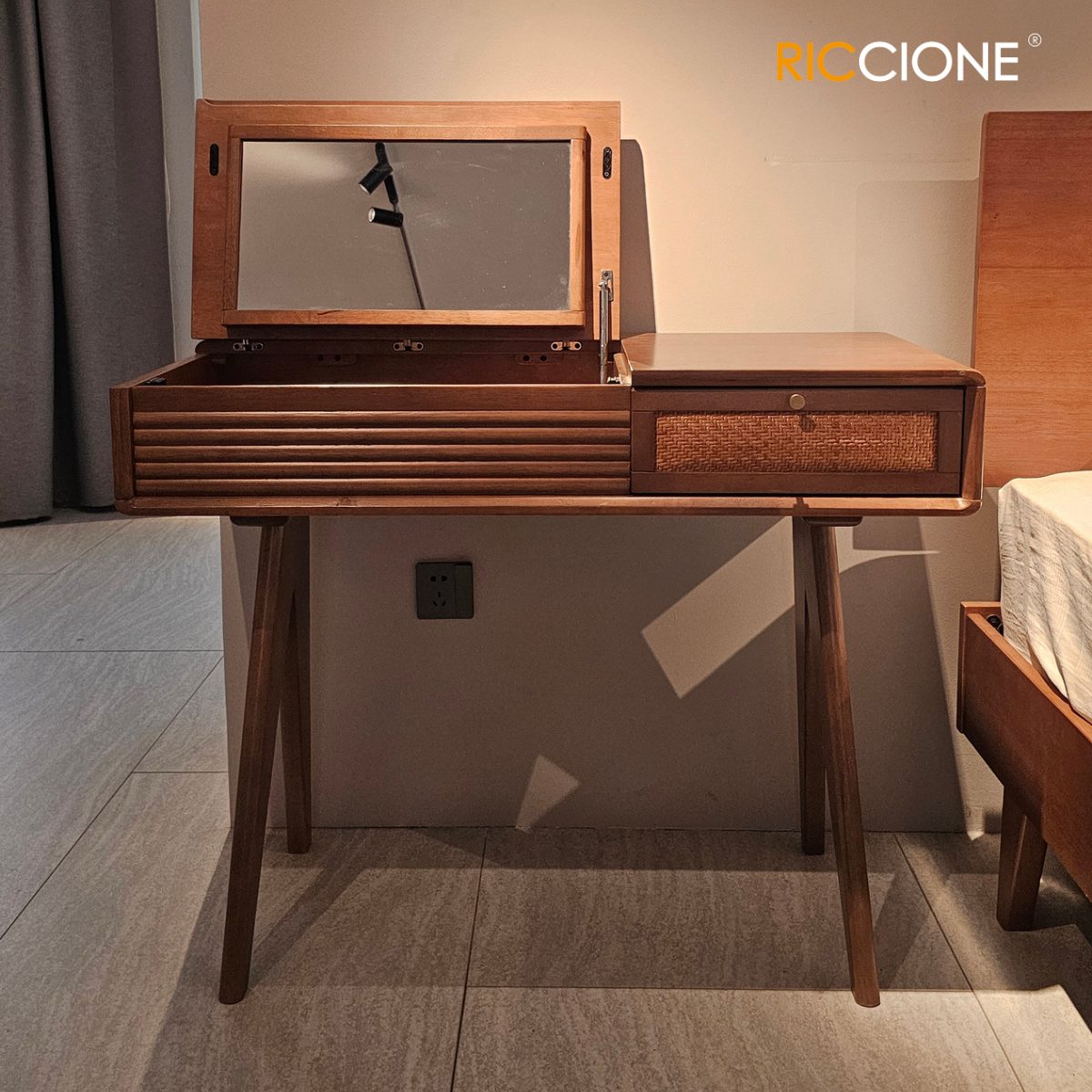 WABI SABI DRESSING TABLE