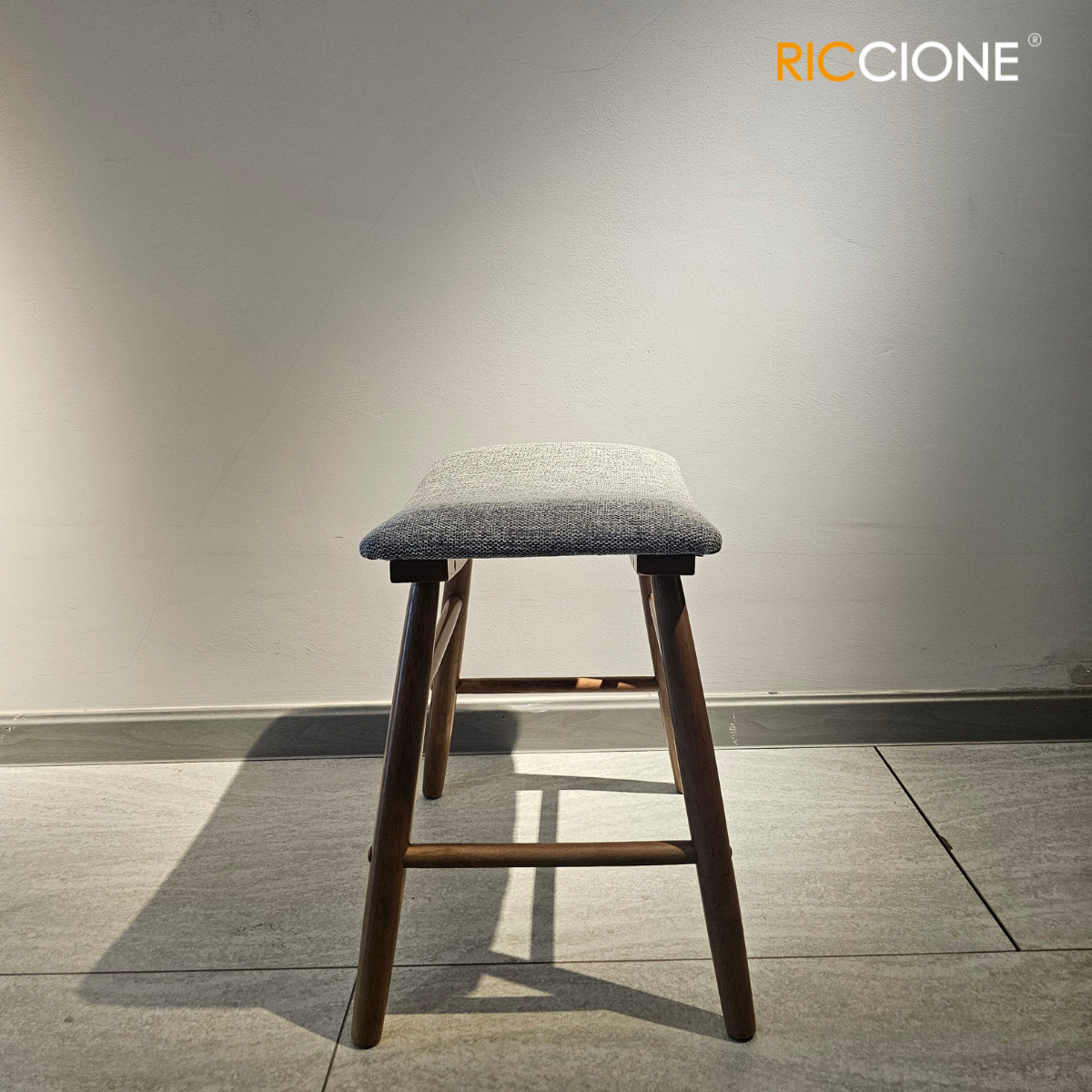 WABI SABI DRESSING STOOL